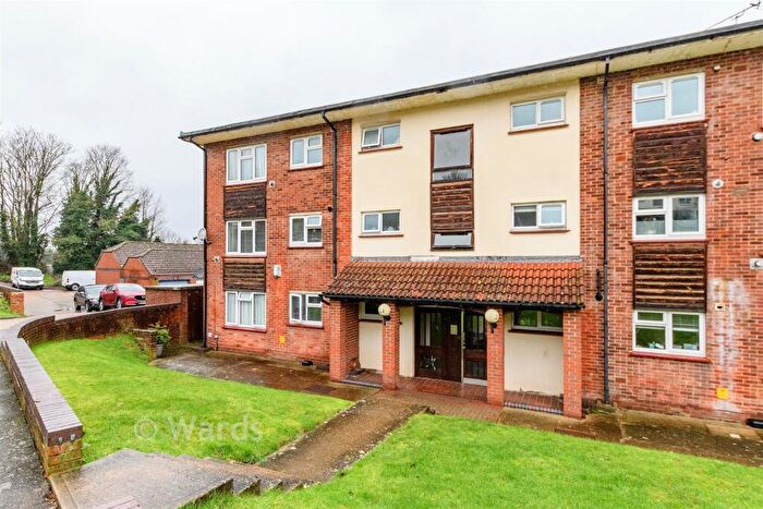 2 Bedroom Flat For Sale In Sunderland Close, Rochester, Kent, ME1