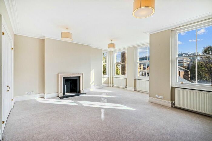 3 Bedroom Flat To Rent In Fawcett Court, Fawcett Street, Chelsea, London, SW10