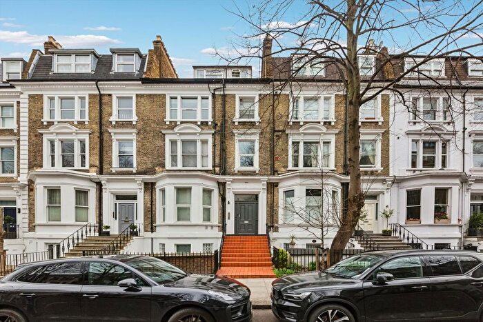 Studio To Rent In Russell Road, London, W14