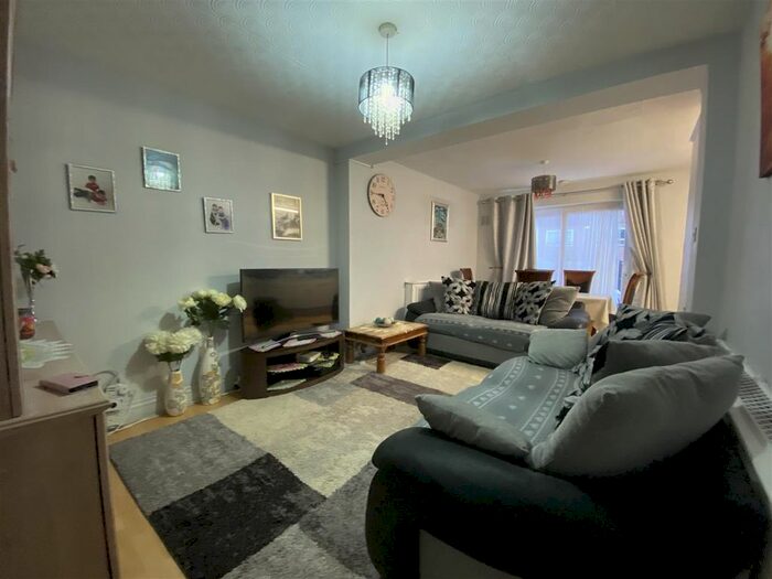 4 Bedroom Semi-Detached House To Rent In Lamorna Grove, Stanmore, HA7