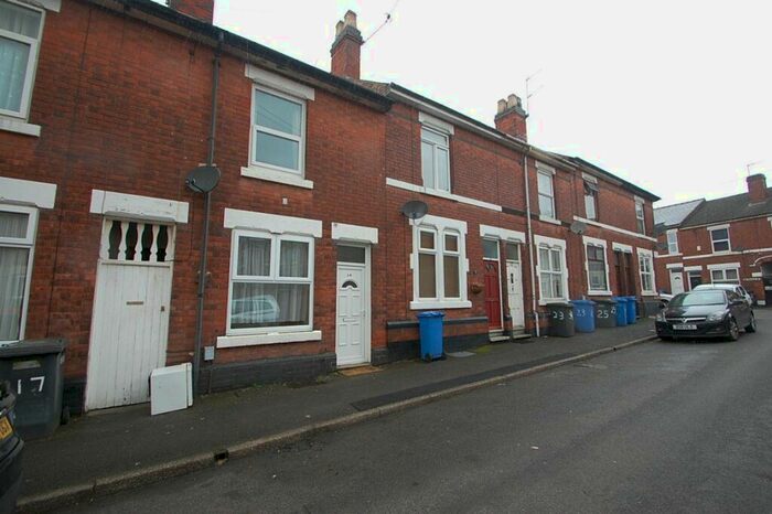 2 Bedroom House To Rent In Findern Street, Derby, DE22