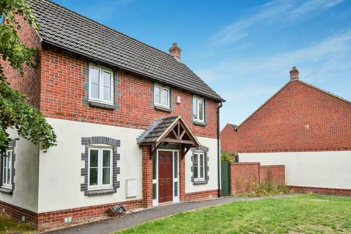 3 Bedroom Semi-Detached House To Rent In Hubble Close, Headington, OX3