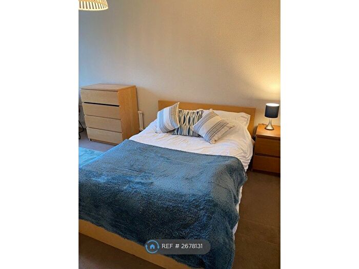 2 Bedroom Flat To Rent In Dunstable Court, London, SE3