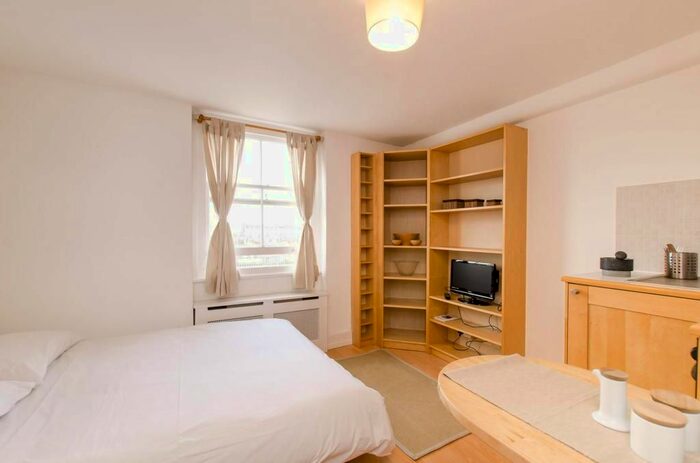Studio To Rent In Belgrave Road, Pimlico, London, SW1V