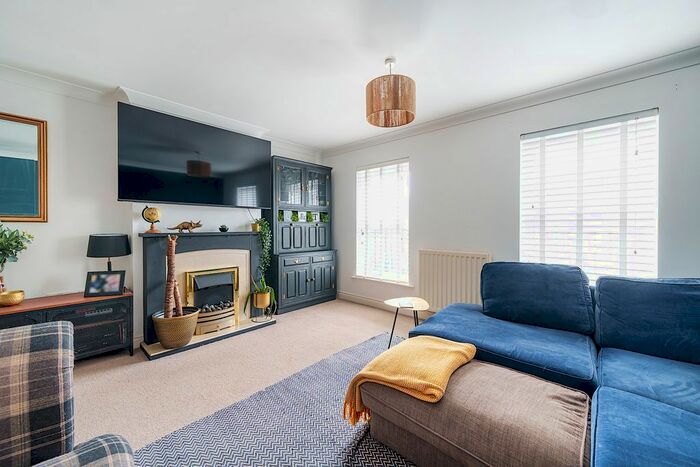 3 Bedroom Town House To Rent In Slessor Road, York, YO24