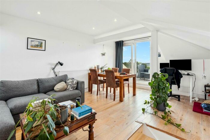 2 Bedroom Flat To Rent In Highbury Hill, Highbury, N5