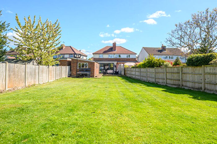 4 Bedroom Semi Detached House For Sale In Pembroke Avenue, Hersham, KT12