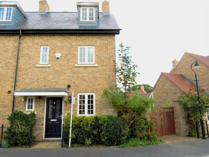 3 Bedroom End Of Terrace House To Rent In Palmerston Way, Stotfold, Hitchin, SG5
