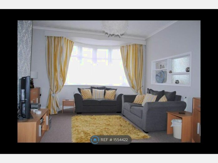 3 Bedroom End Of Terrace House To Rent In Watermill Lane, Bexhill-On-Sea, TN39