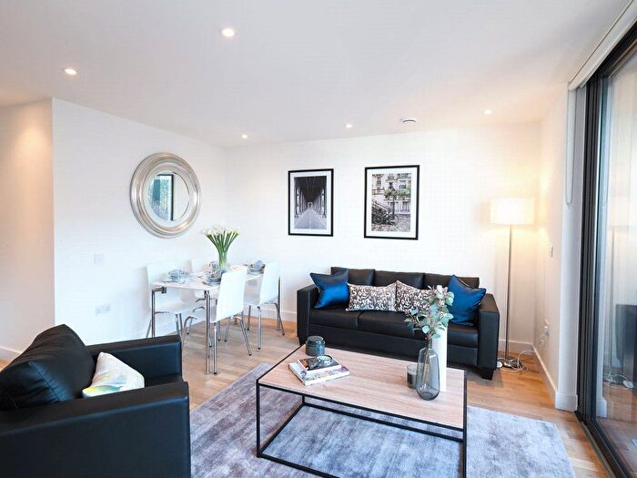 1 Bedroom Flat To Rent In Burgess Springs, Chelmsford, CM1