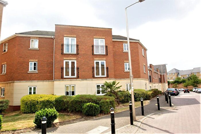 2 Bedroom Flat For Sale In Coniston Avenue, Purfleet-On-Thames, RM19