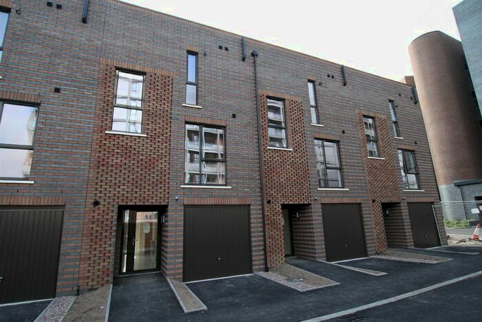 3 Bedroom Property To Rent In Navigation Street, Manchester, M4