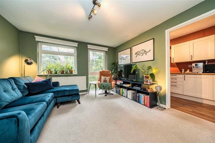 1 Bedroom Flat To Rent In Harrowdene Gardens, Teddington, TW11