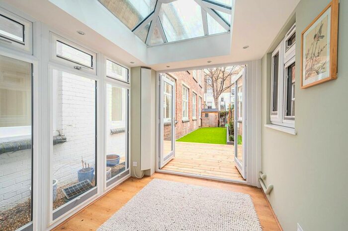 1 Bedroom Flat To Rent In Southgate Road, De Beauvoir Town, London, N1