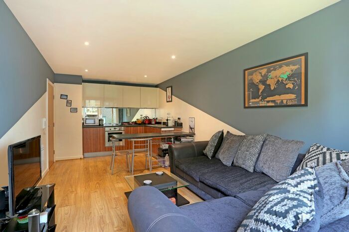 1 Bedroom Flat To Rent In Ropeworks, Arboretum Place, Arboretum Place, IG11