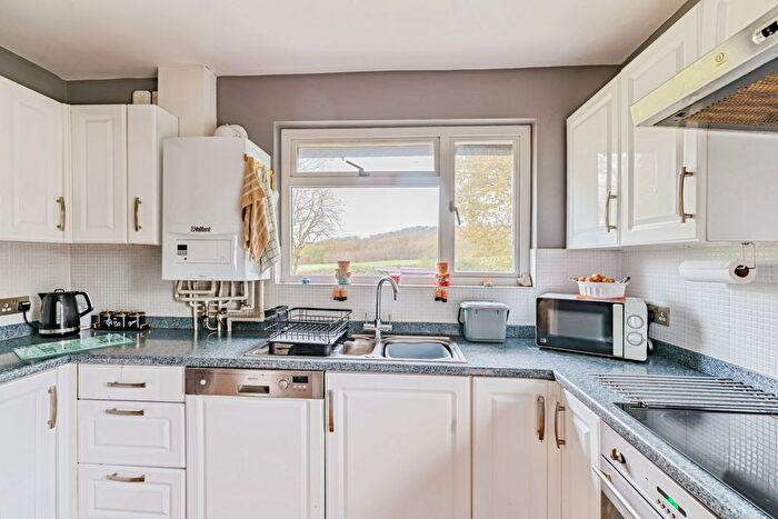 2 Bedroom Flat For Sale In Tylers Close, Godstone, Surrey, RH9