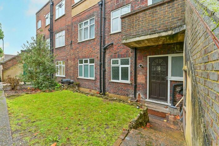 1 Bedroom Flat To Rent In Coombe Court, South Croydon, Croydon, CR0