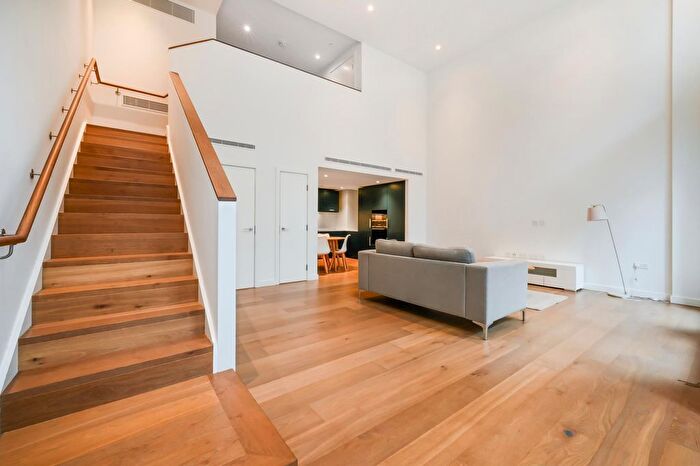 2 Bedroom Flat To Rent In Phoenix Place, Farringdon, London, WC1X