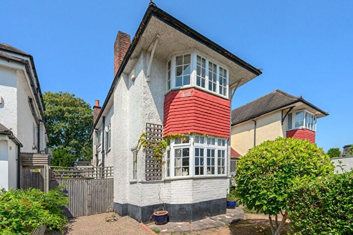 4 Bedroom Semi-Detached House For Sale In Park View Gardens, Hendon, London, NW4