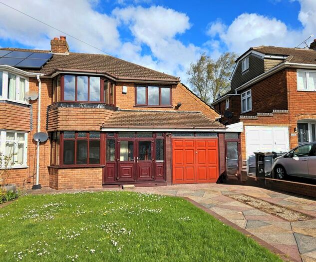 4 Bedroom Semi-Detached House To Rent In Cartwright Road, Sutton Coldfield, B75