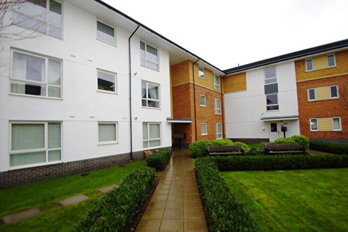 2 Bedroom Flat To Rent In Edison Court, Watford, WD18