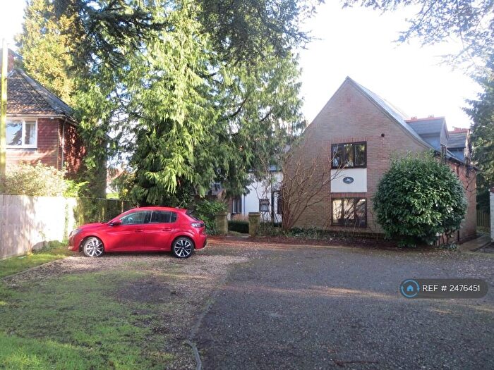 2 Bedroom Flat To Rent In Little House, Newbury, RG14