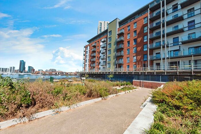 2 Bedroom Flat For Sale In Denyer Walk, Southampton, Hampshire, SO19