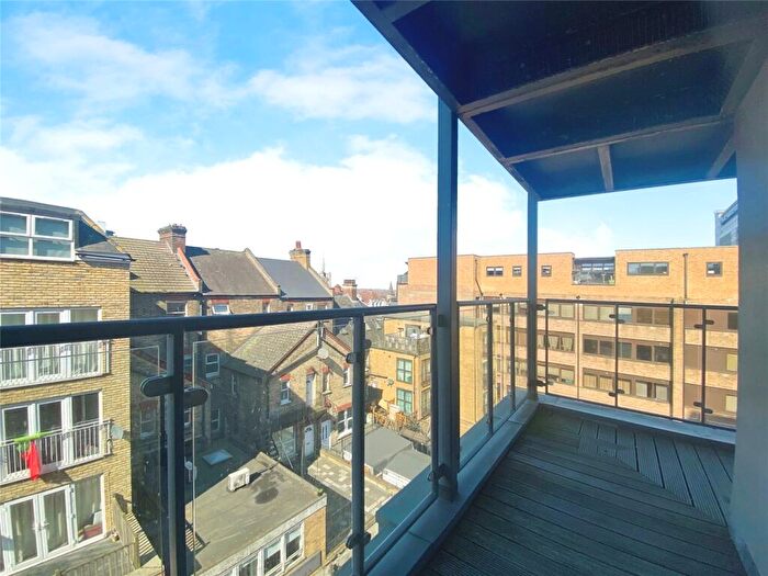 2 Bedroom Flat To Rent In Sutton Court Road, Sutton, SM1