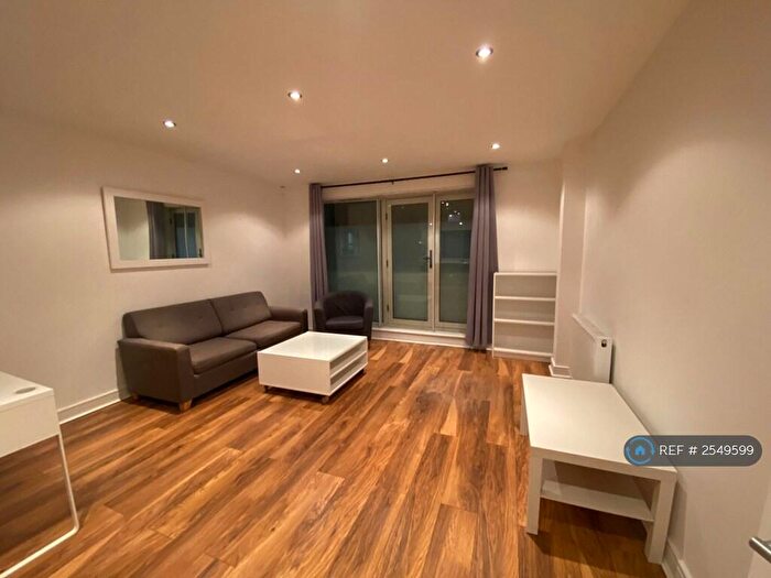 1 Bedroom Flat To Rent In Coliseum, London, N8