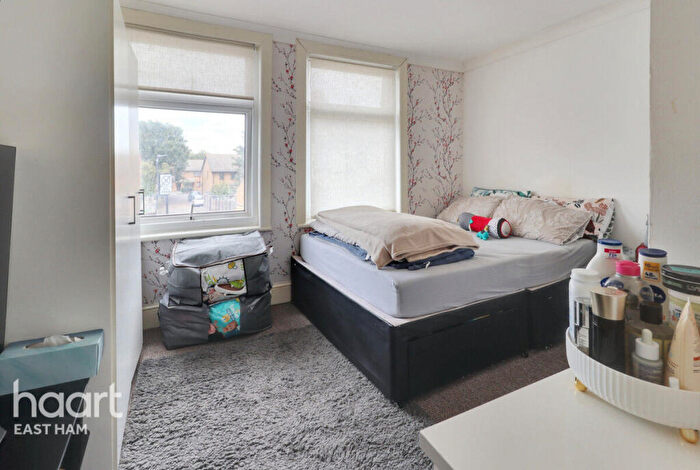 2 Bedroom Terraced House For Sale In Roman Road, London, E6