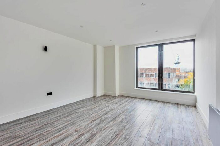 1 Bedroom Flat To Rent In Swindon, Wiltshire, SN1