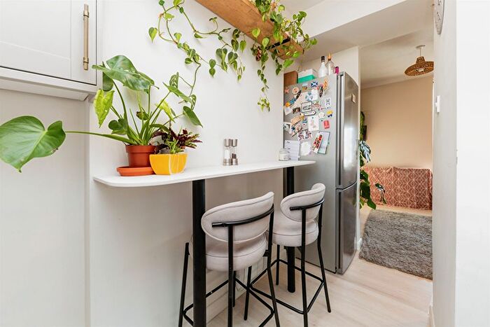 1 Bedroom Flat For Sale In Norton Way North, Letchworth Garden City, SG6