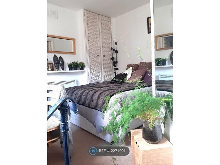 1 Bedroom Flat To Rent In Dancer Road, London, SW6