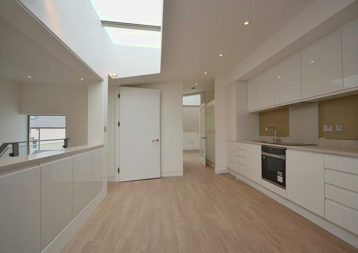 1 Bedroom Flat To Rent In Maplestead Road, London, SW2