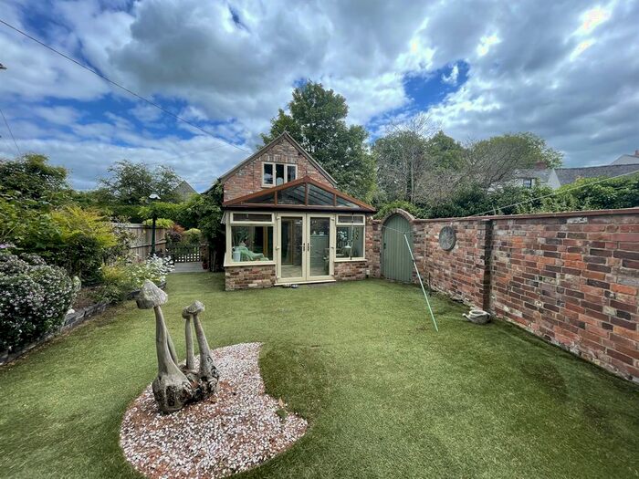 2 Bedroom Detached House For Sale In Bath Road, Frocester, Stonehouse, GL10