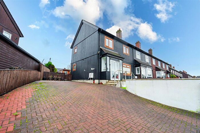 3 Bedroom Semi Detached House For Sale In Traprain Crescent, Bathgate, EH48