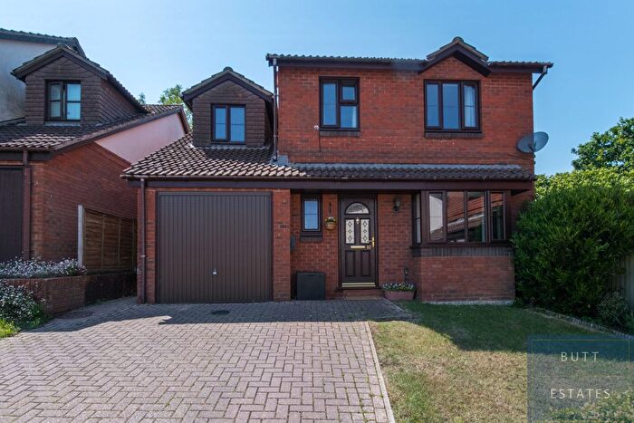 4 Bedroom Detached House For Sale In Spruce Close, Exeter, EX4