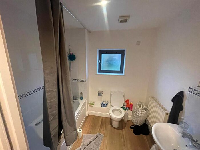 2 Bedroom Flat To Rent In Bournbrook Court, Bristol Road, Edgbaston, Birmingham, B5