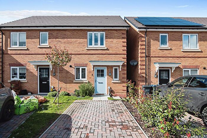 2 Bedroom Semi-Detached House For Sale In Hawthorn Way, Birmingham, B38
