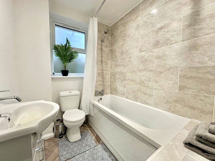 2 Bedroom Terraced House For Sale In Chatsworth Drive, Syston, Leicester, LE7