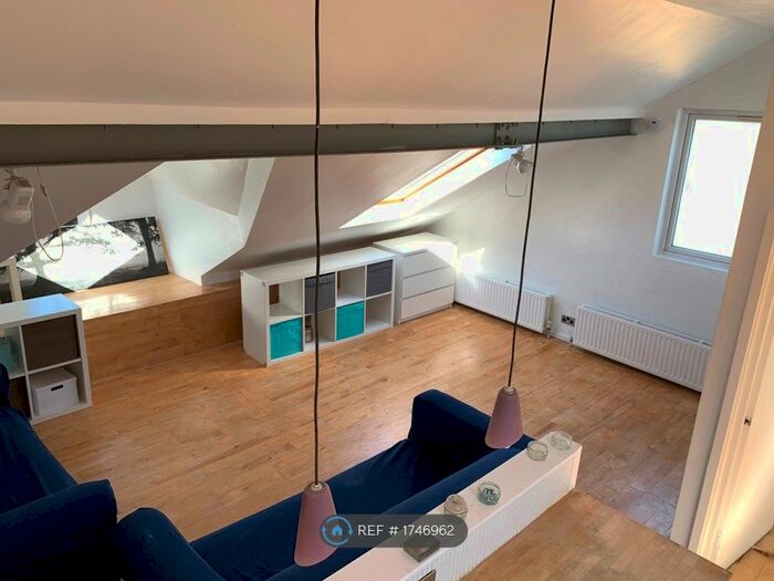 2 Bedroom Flat To Rent In Crescent Lane, London, SW4