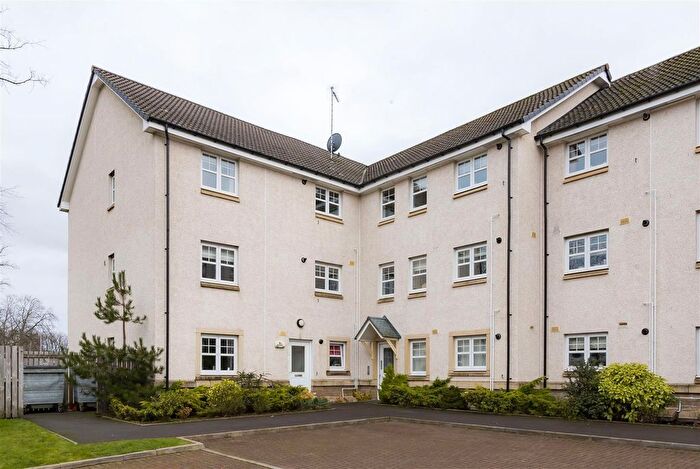 2 Bedroom Flat To Rent In Bothlin Court, Lenzie, Glasgow, G66