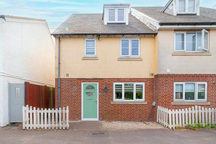 3 Bedroom Semi Detached House For Sale In Island Road, Upstreet, CT3