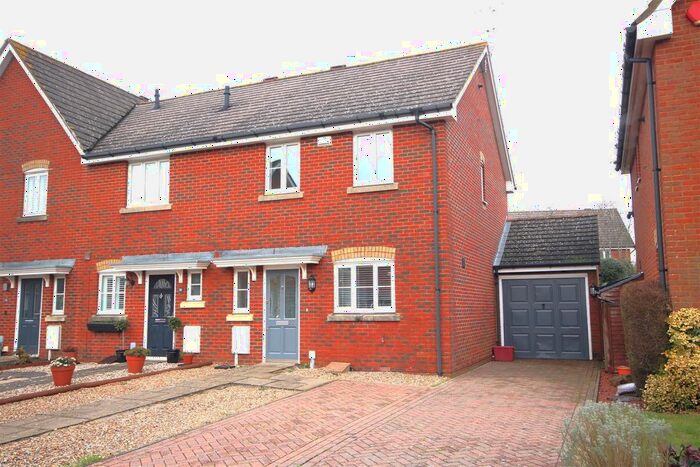 3 Bedroom Property To Rent In Updown Way, Chartham, Canterbury, CT4