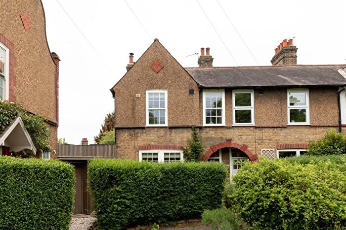 3 Bedroom End Of Terrace House For Sale In Ardleigh Road, Walthamstow, E17