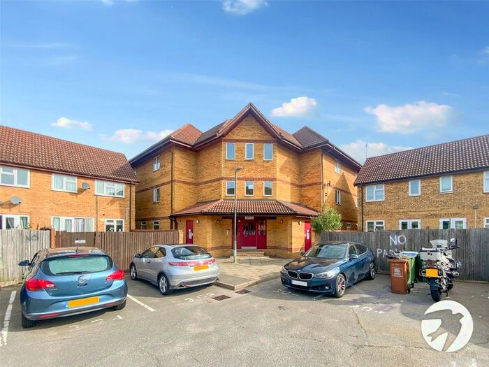 1 Bedroom Flat To Rent In Cook Square, Erith, DA8