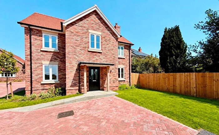 3 Bedroom Detached House For Sale In Warsash Road, Warsash, SO31