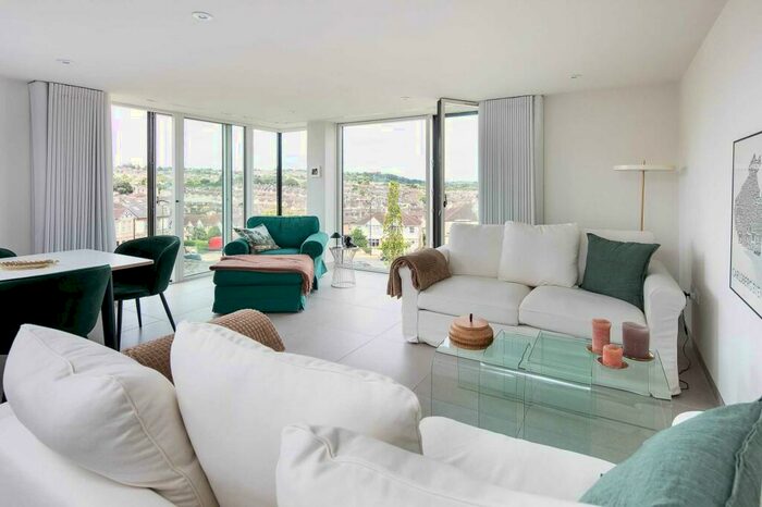 2 Bedroom Apartment To Rent In Upper Oldfield Park, BA2