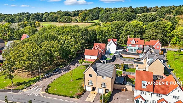 3 Bedroom Town House For Sale In Five Oaks Lane, Chigwell, IG7