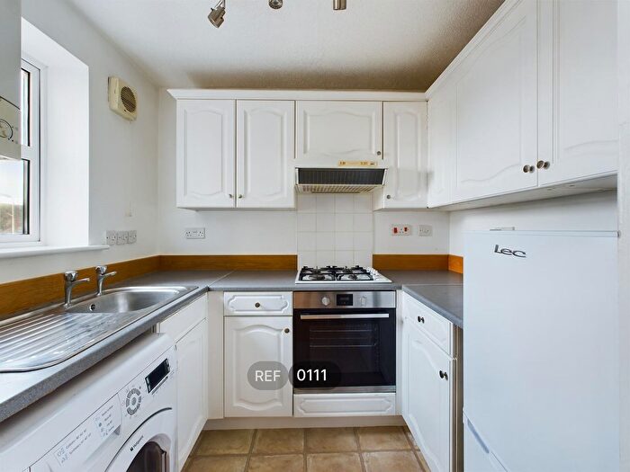 2 Bedroom Flat To Rent In Axholme Court, Victoria Dock, HU9